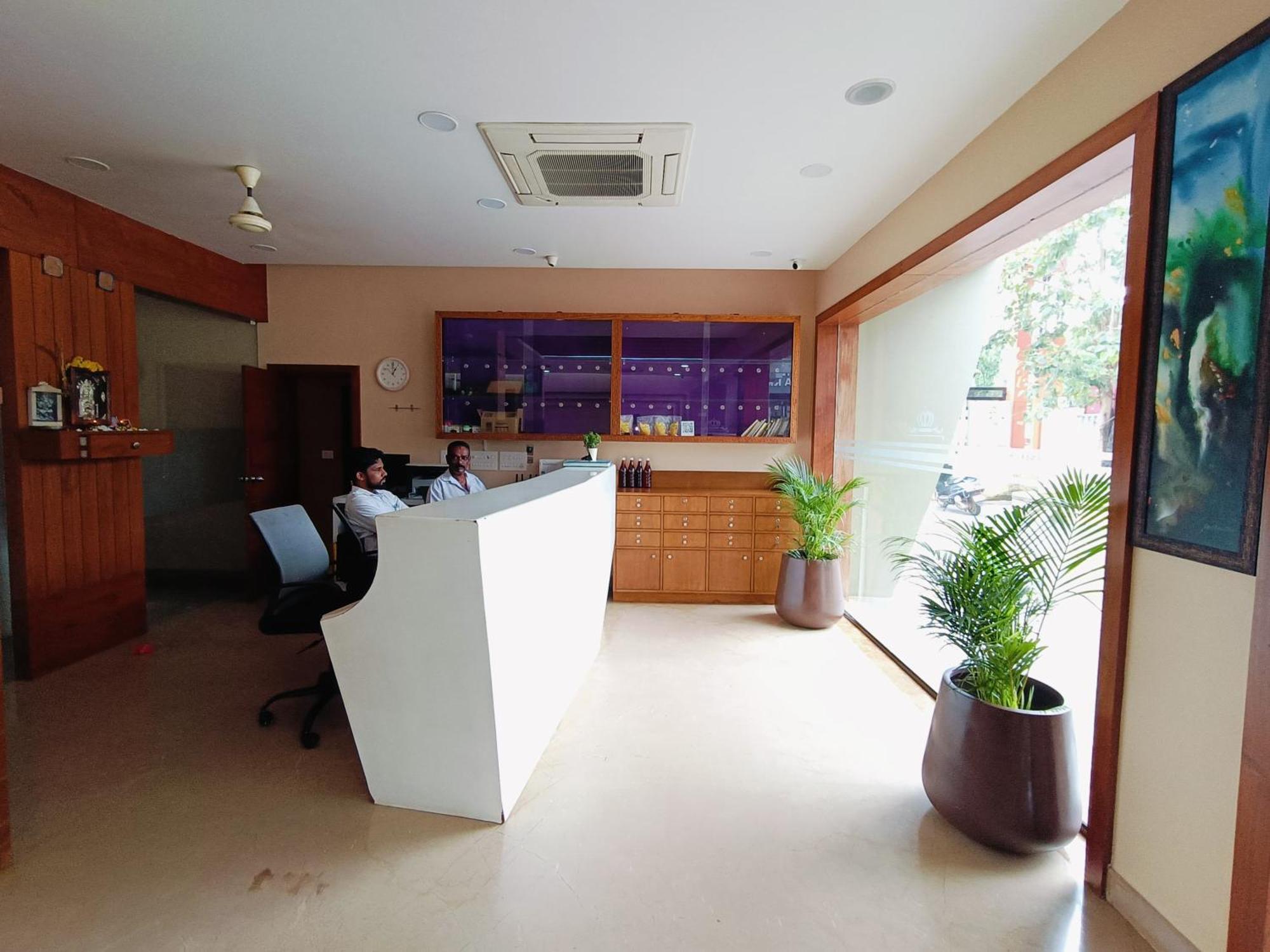 Hotel Mayura Residency Subrahmanya Exterior foto